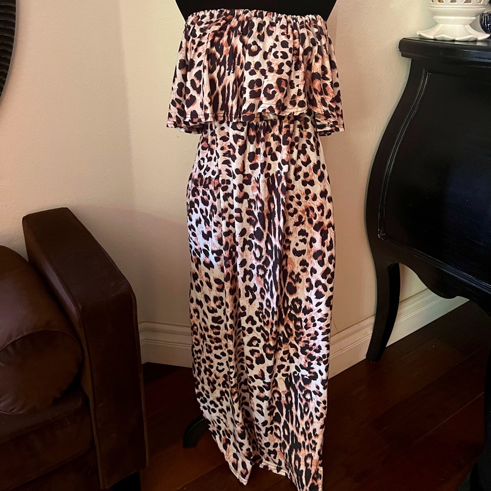 Off the shoulder dress with pockets and thigh slit